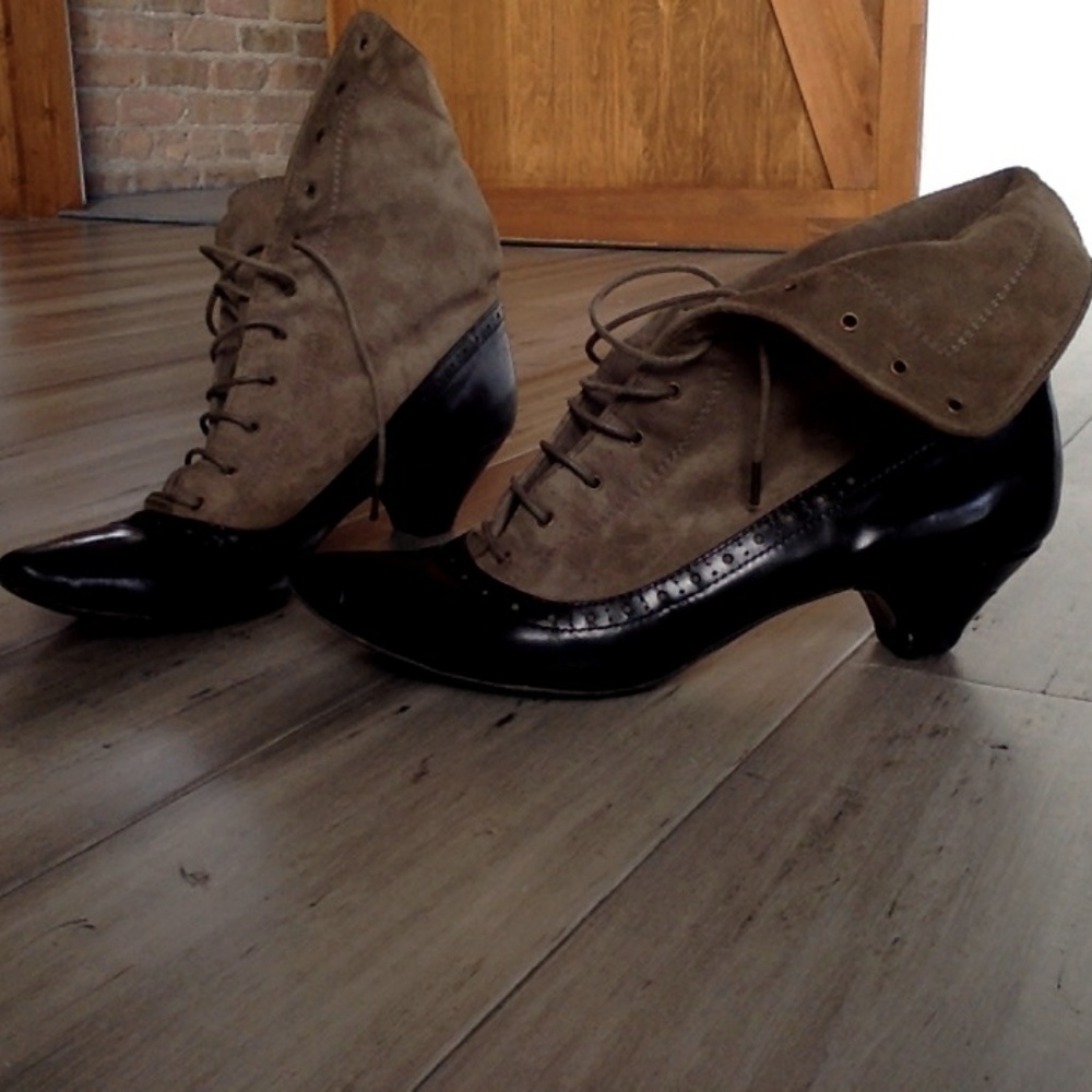 Vintage Marc Jacobs booties